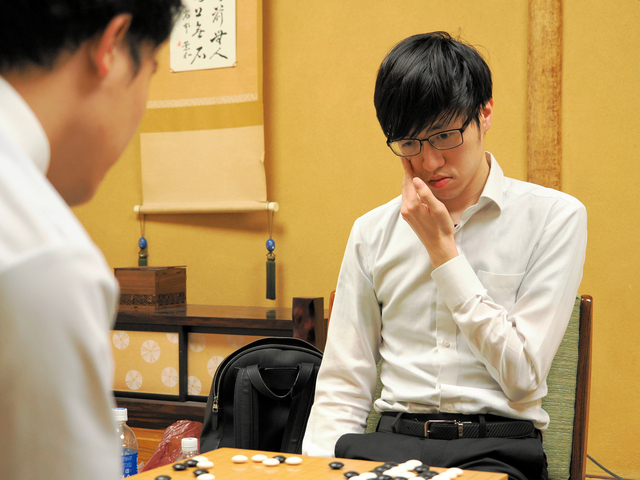 囲碁名人リーグ　許九段が富士田七段破って4勝目、単独3位に浮上