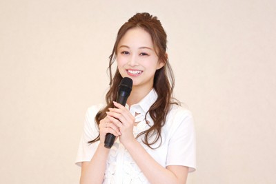 宝塚星組トップ娘役・舞空瞳さんが退団会見　「胸がいっぱい」