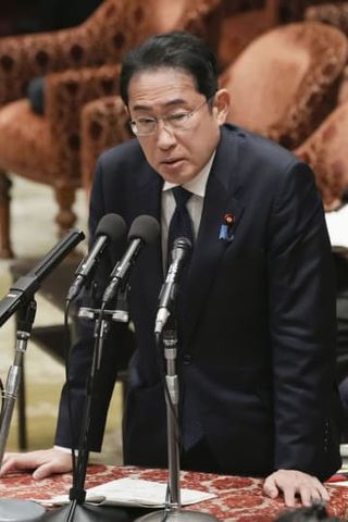 海自ヘリ墜落「痛恨の極み」　首相、不明者捜索に全力