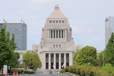 資金パーティーや政策活動費など議論　衆院特別委の審議始まる