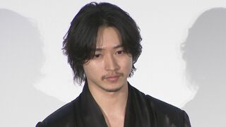 【山﨑賢人】　現場で「ぶつぶつ」　呪文の練習　“呪術を使えるようになりました”