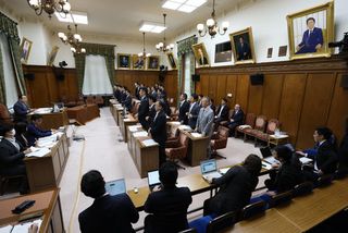 自民４４議員、出席に慎重＝衆院政倫審、２０日回答期限