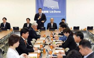 自民部会、規正法改正案を了承　公明と溝、単独提出の是非も論点