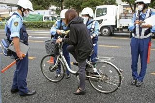 自転車違反に反則金、法成立へ　ながら運転、酒気帯びに罰則