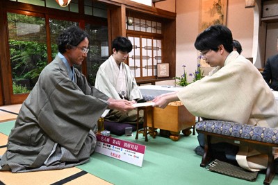 藤井名人は地獄蒸しプリン、豊島九段はわらび餅　名人戦おやつ