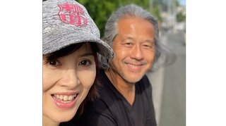 結婚23年目　荻野目洋子さん　夫と爽やか２Ｓ公開　「プライベート写真」「少女のような笑顔」　3人娘のママ　お弁当苦労話