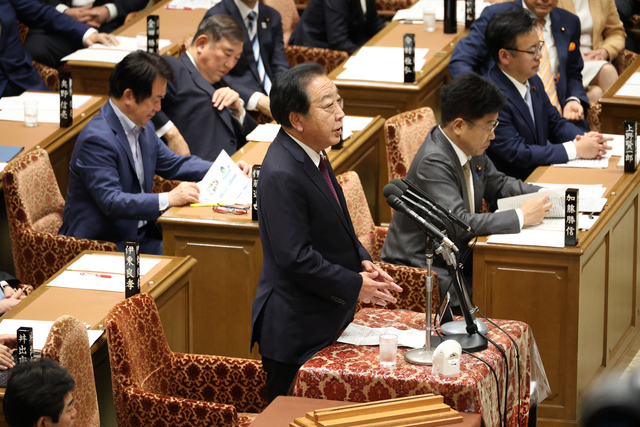 森元首相の再聴取「考えていない」と首相が答弁　「ご体調は」証言で