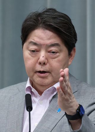 林官房長官、中国大使発言に厳重抗議＝「日本の民衆は火の中に」