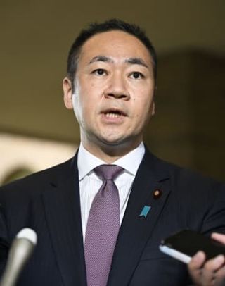 自民法案提出者が記載漏れ　鈴木氏66万円「深くおわび」