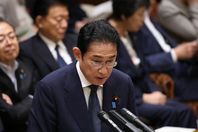 「なるべく早期」ばかりの首相　維新「衆院と同じ対応難しい」と牽制