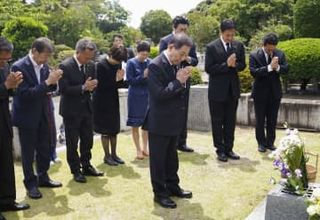 古賀氏「衆院選厳しいが全力を」　岸田派議員9人を激励