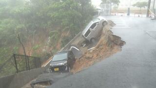 土砂崩れで駐車場が崩落　12日朝にかけて本島地方で大雨　午後も警戒を