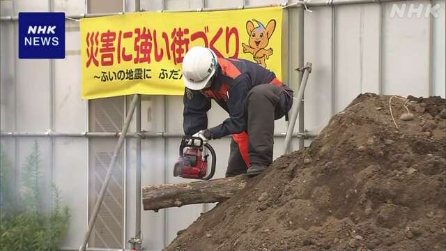 能登半島地震踏まえ 警察官が重機使った救助訓練 東京 小金井