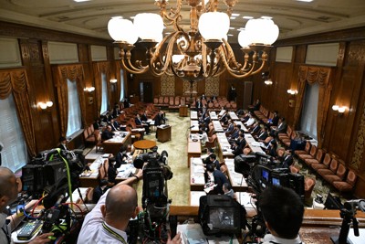 規正法改正案、参院特別委で可決　19日に成立へ　野党は反対