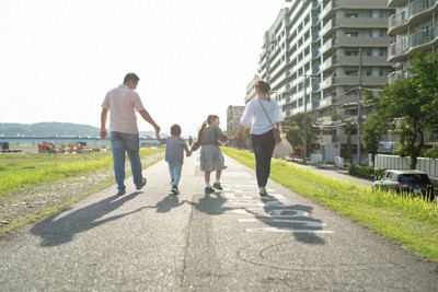 選択的夫婦別姓「賛成」57％　自民支持層では4割　世論調査