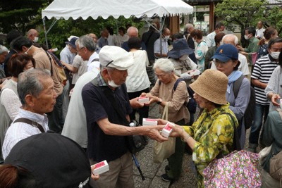 「替えましょ、替えましょ」　奇祭「鷽替え神事」5年ぶり開催　奈良