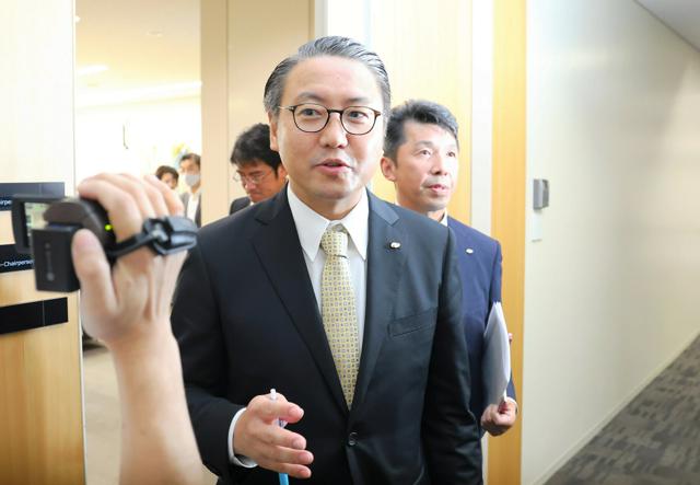 長崎知事後援会に「承認ない多額の出金」　「詐欺」主張も説明避ける