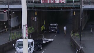 車の窓から脱出した人も　大雨で道路の冠水あいつぐ　２日明け方にかけて土砂災害の危険性