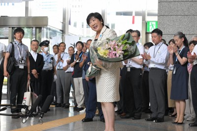 都知事選3選、小池氏は笑顔で登庁　次点の石丸氏支持者は手応え