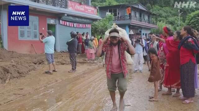 ネパール 土砂崩れでバス2台川に流される 乗客ら50人以上不明