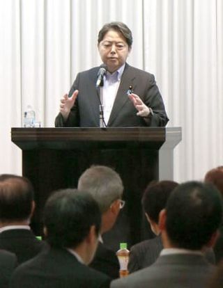 林官房長官、首相再選へ尽力　将来の総裁挑戦の試金石