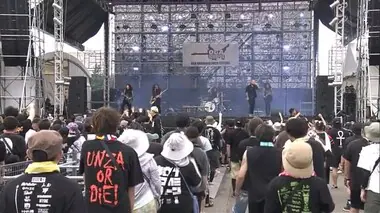 夏恒例音楽イベント　男鹿ナマハゲロックフェス開幕　秋田・男鹿市