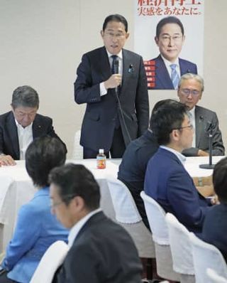 9条改憲、8月末までに論点整理　首相、自衛隊を「しっかり明記」