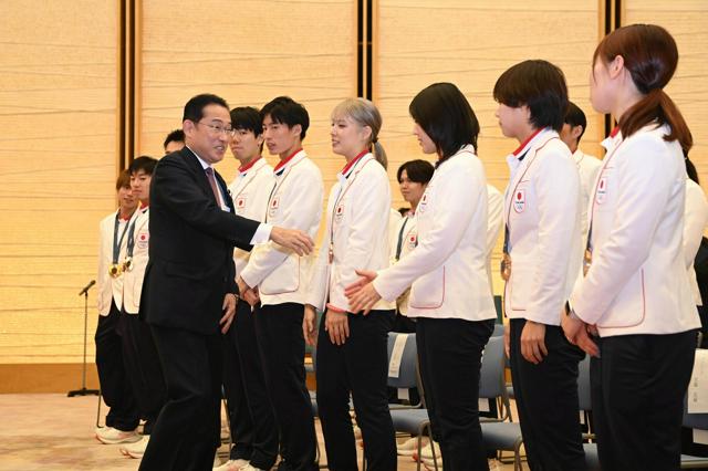 ｢ブレイキンは自己表現｣　岸田首相、五輪メダリストと面会