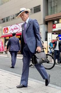 麻生氏と茂木氏がステーキ会食　９月総裁選で意見交換か