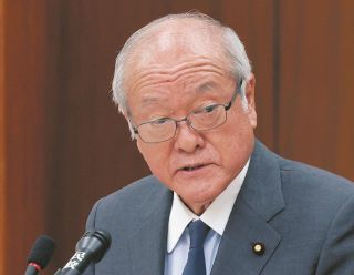 鈴木俊一財務相は裏金事件後も…政治資金パーティー「定期的に開きたい」とうとうと主張　国会閉会中審査