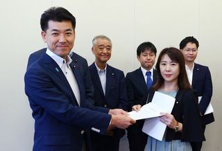 泉氏、代表選出馬へ「準備」＝立民の地方議員ら要請