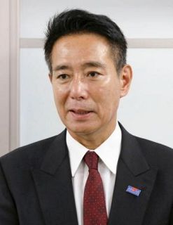 前原氏、葬儀に名前入り供花　公選法違反の可能性