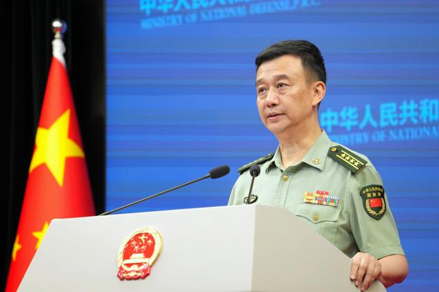 中国国防省「深読みすぎしないで」　中国軍機の領空侵犯で報道官