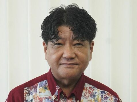 崎原盛秀氏が無投票で再選　沖縄・西原町長選