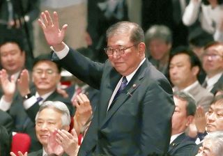 総裁選の裏で…麻生太郎氏と菅義偉氏「キングメーカーの座」争奪戦　「自民党の長老政治は終わった」の声も