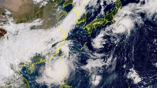 台風18号は大型で“猛烈な台風”に発達、沖縄地方に接近のおそれ　台風17号は関東地方の東を北上へ【最新進路と雨風シミュレーション】