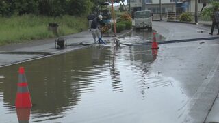 台風18号からの湿った空気で 先島諸島で強い雨　道路が冠水し一時通行止め