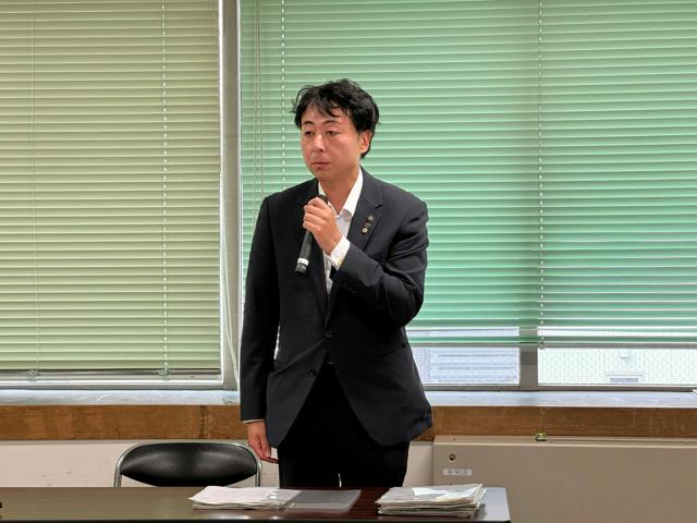 「子どもの万博招待は中止を」交野市長が会見　理由はバスへの影響