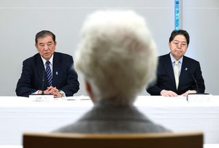 石破首相、拉致解決へ決意＝被害者家族と初面会