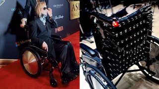 YOSHIKIさん「車椅子をカスタマイズした」スタッズ（鋲）やスパイク（棘）で装飾「Rusty Nail」なロック仕様の車椅子を披露