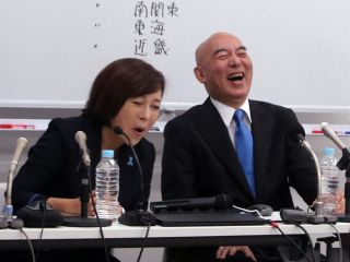 日本保守党が初の議席　「反安倍」石破政権にどう向き合う？　百田尚樹代表は熱烈な「安倍応援団」だったが…