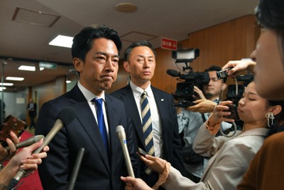 自民・小泉進次郎選対委員長、辞表提出　「責任を取る」