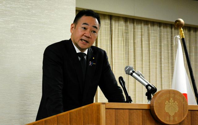 鈴木法相、夫婦別姓「国会での議論踏まえ対応」　過去には導入に賛意