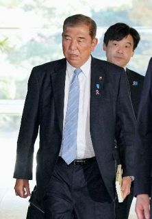 首相、５日間で２度の健診　官房長官「健康問題なし」