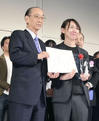 都知事選候補のSF作家に大賞　SNS活用で公約更新