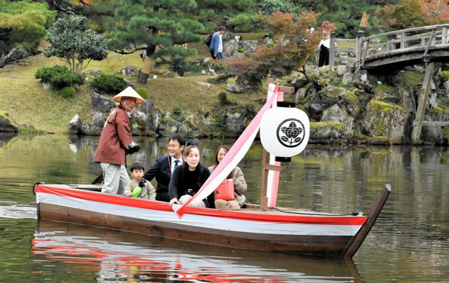 彦根城の大名庭園池に観光船就航　世界遺産登録に向け推進力に期待