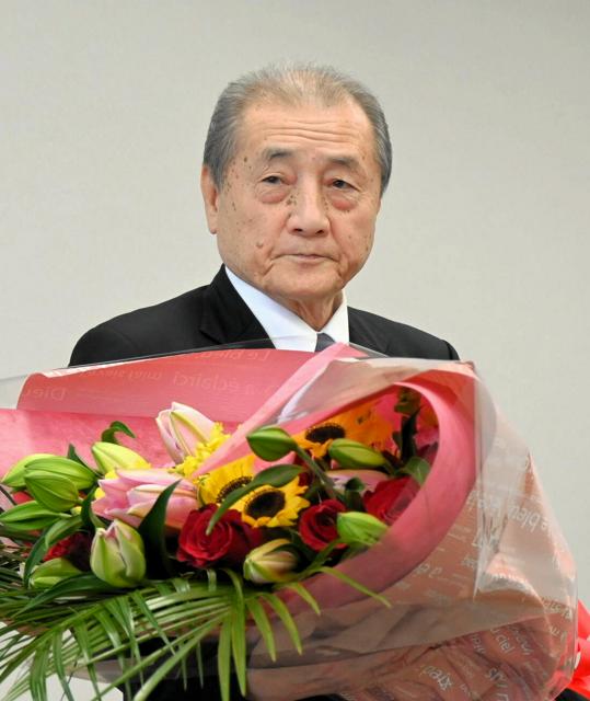 親子2代64年の「藤本村政」に幕　40年務めた姫島村の村長が退任